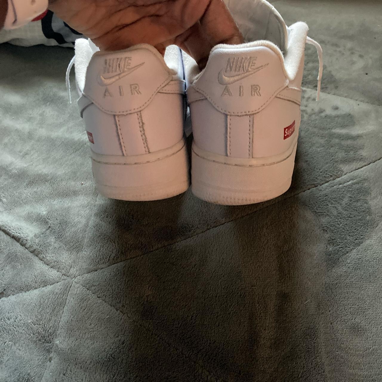 Supreme Men's White and Red Trainers (2)