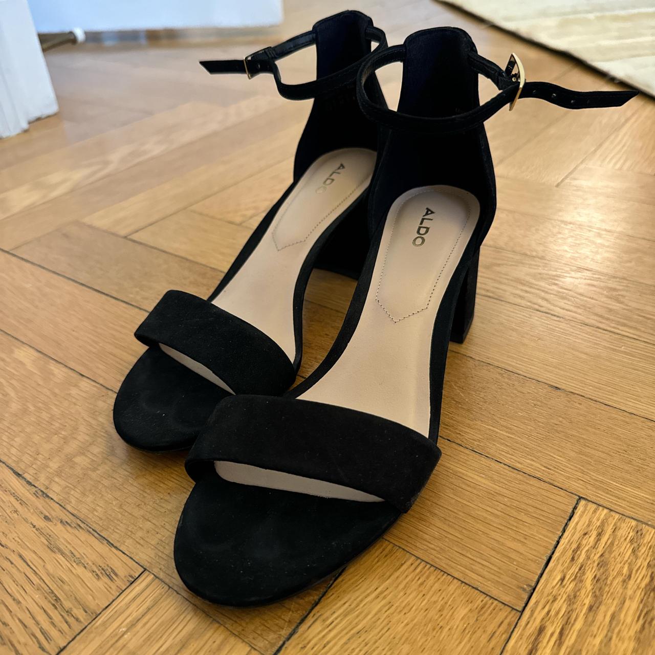 item listed by nicoledepop33