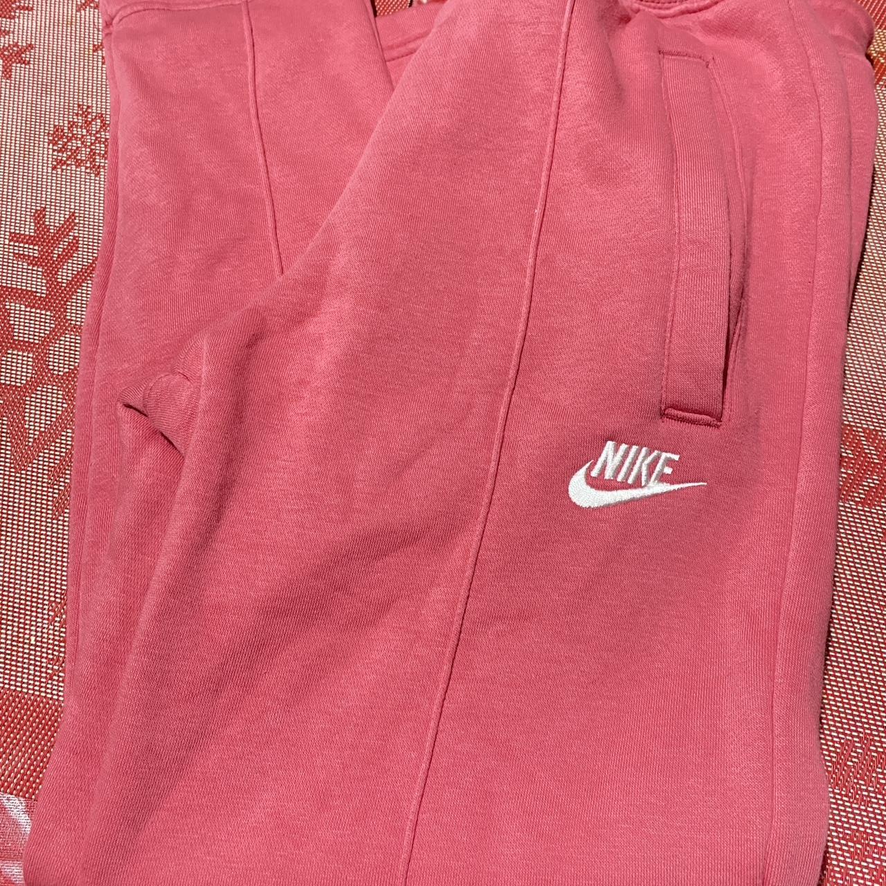 Nike Men's Pink Trousers | Depop