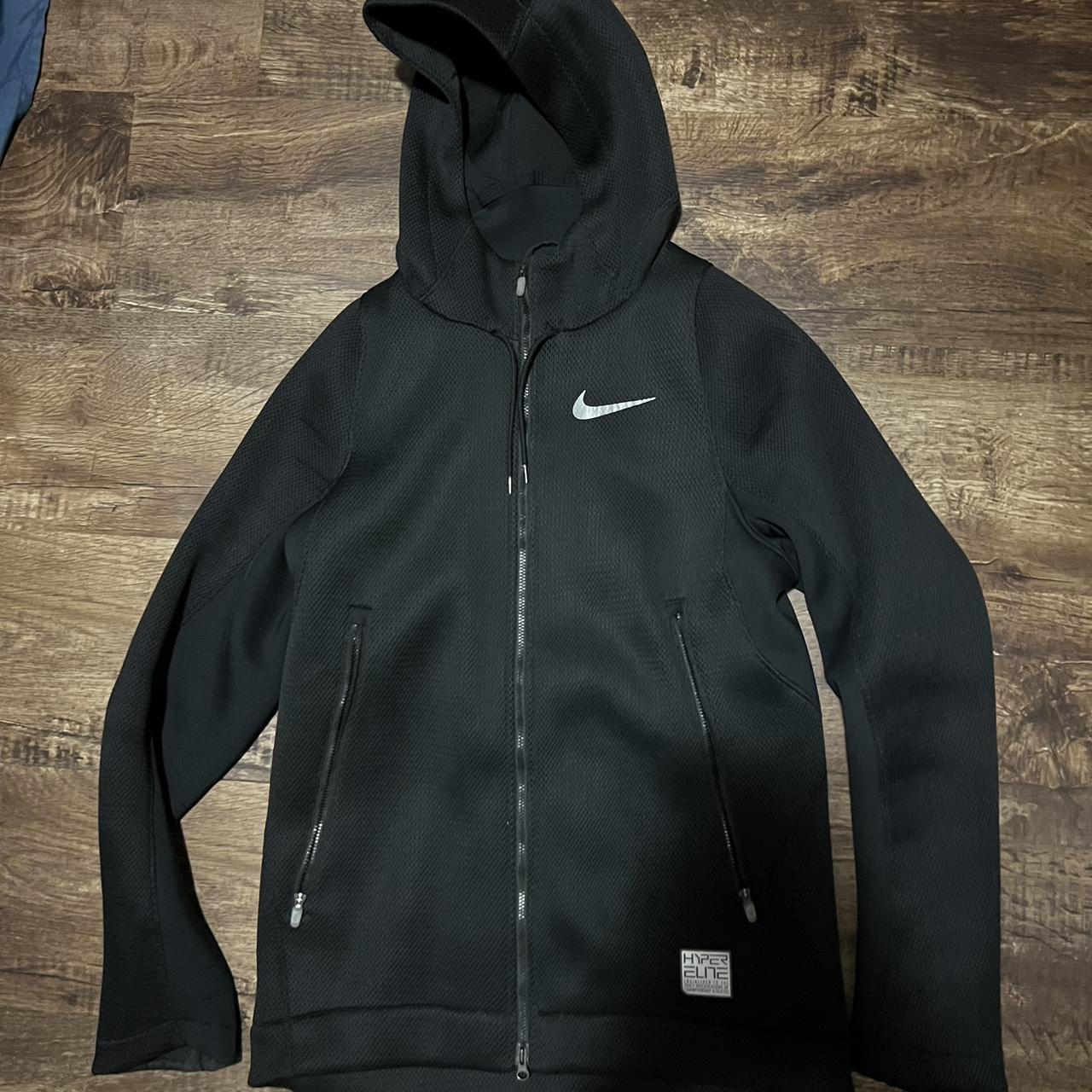 Hyper elite Nike zip up size small in great... - Depop