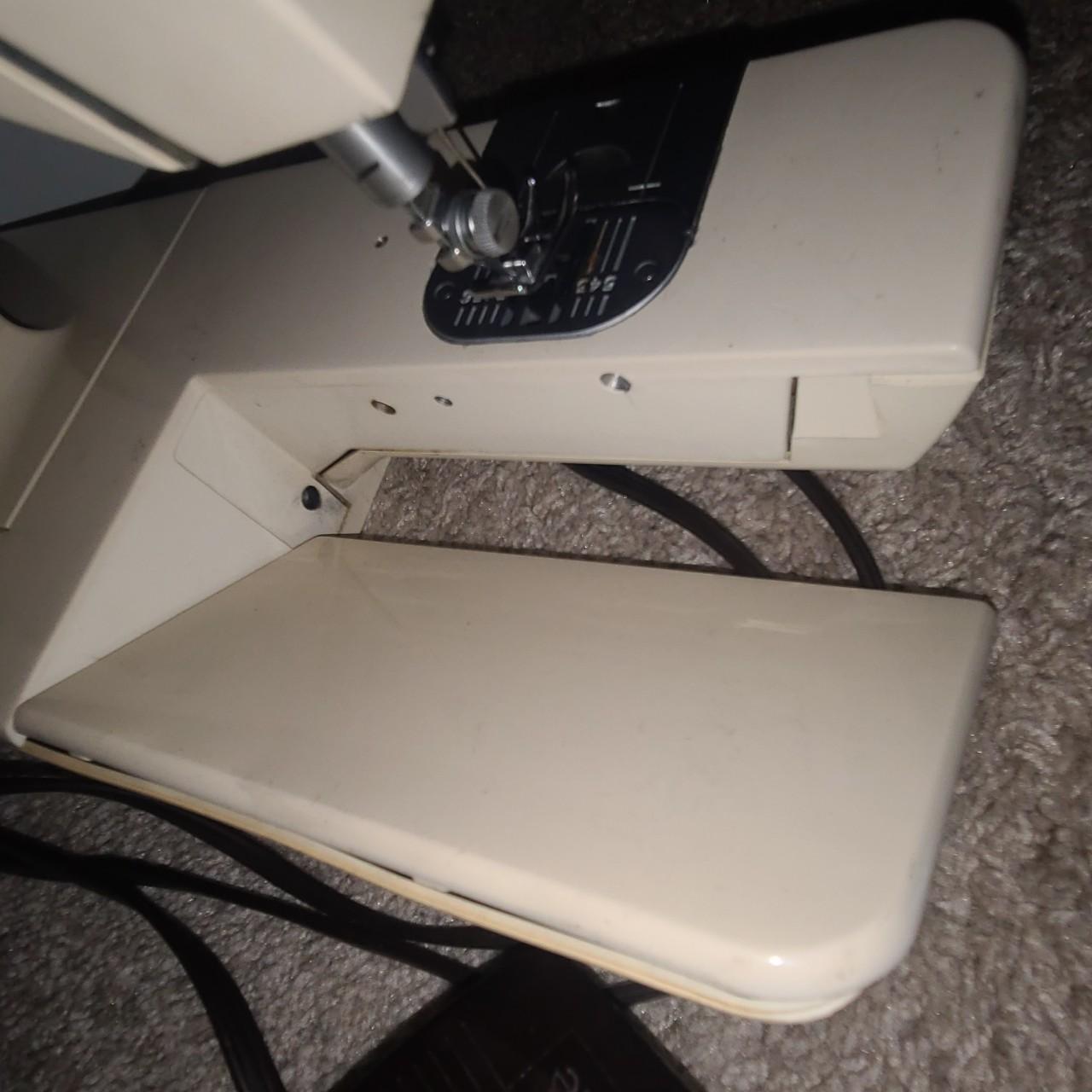 Singer TouchTronic 2000 Sewing Machine FOR PARTS (FL) Depop
