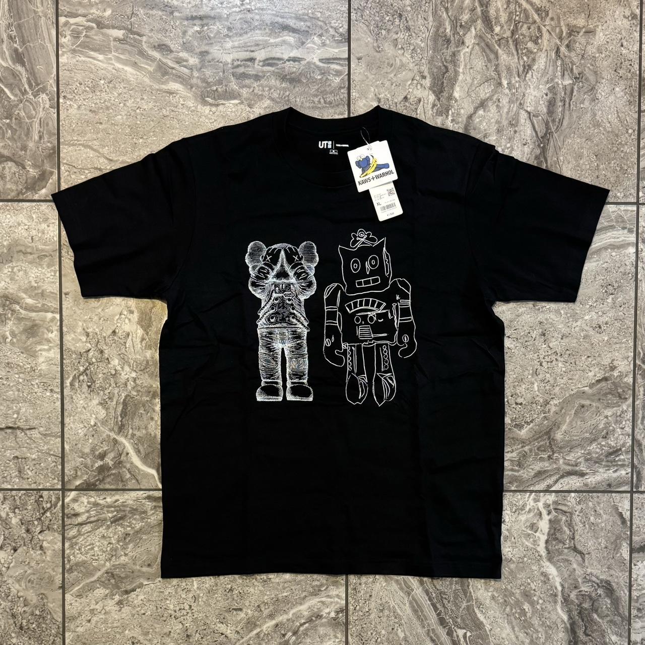 KAWS UT T SHIRT outlets NWT