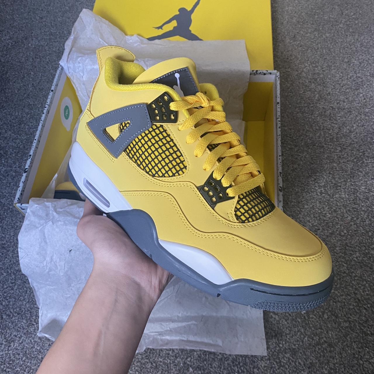 yellowing jordans