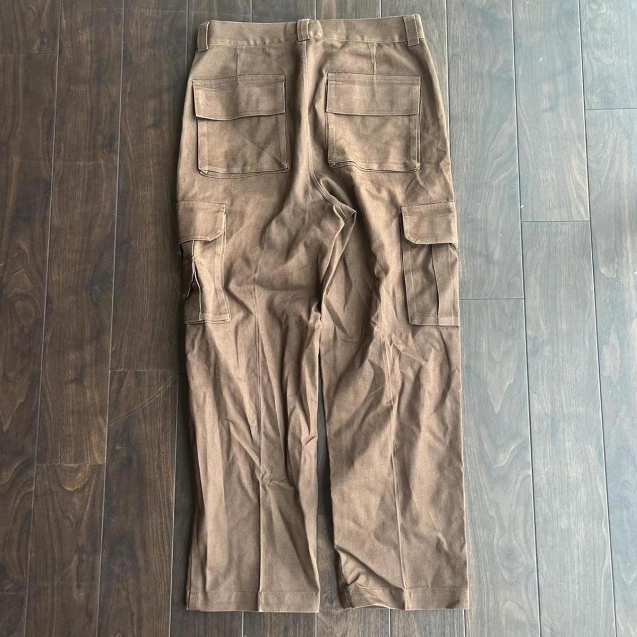 32x32 cargo pants in a nice brown color 40% poly 60%... - Depop