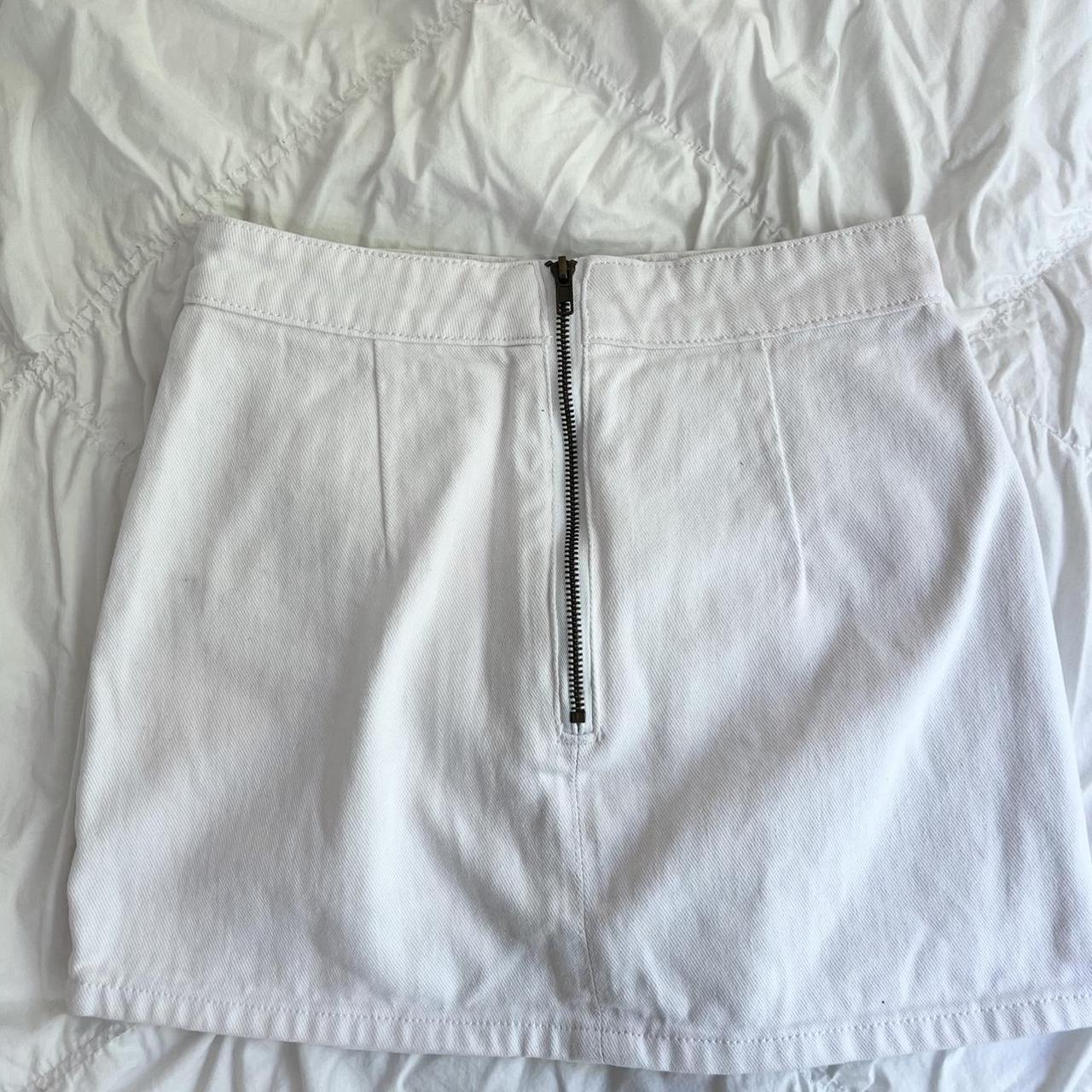 Lioness Women's White Skirt | Depop