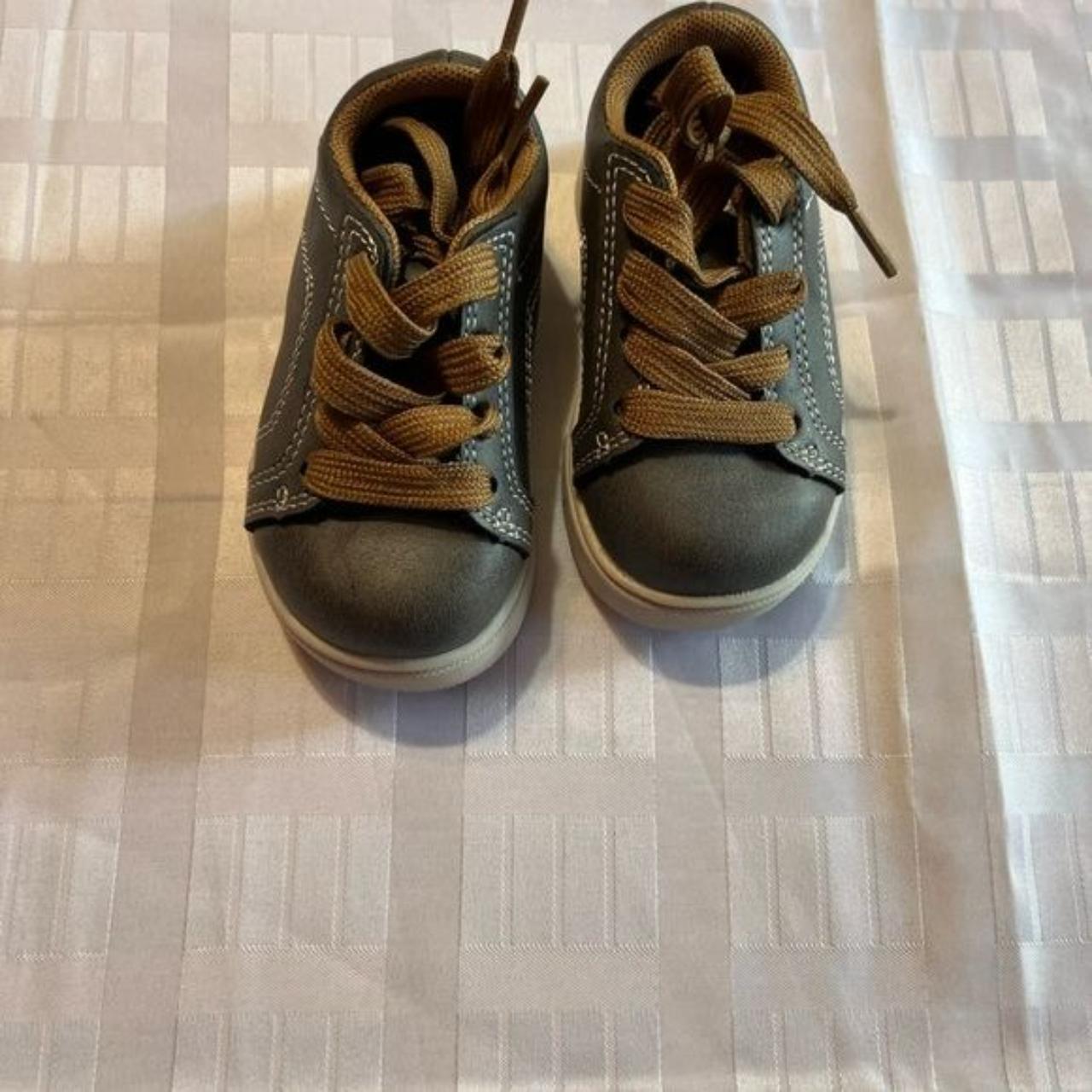 zoe & zacToddler shoes size 5 toddler color gray - Depop