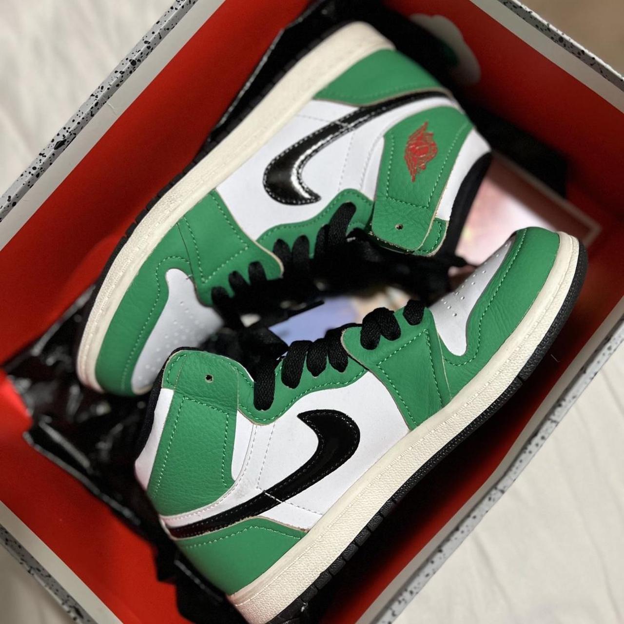 Air Jordan 1 Mid 'Lucky Green' 9