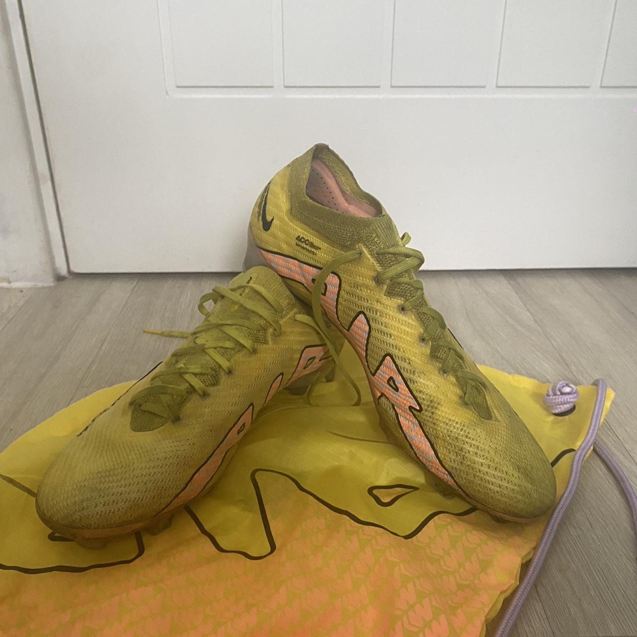 nike grey and yellow football boots