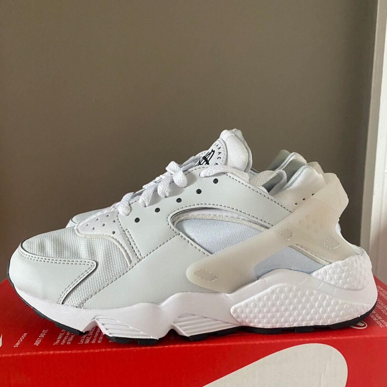 Nike all outlet white huarache womens