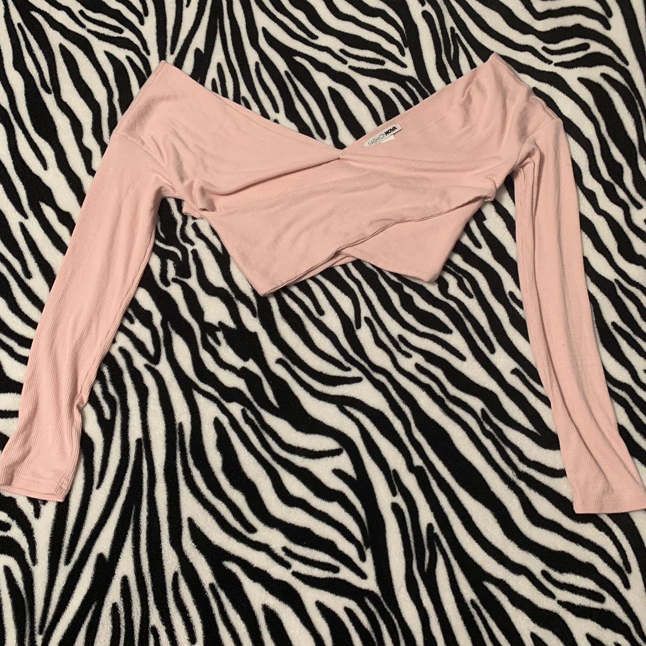 Fashion Nova Y2K Inspired Long Sleeve Crop Top Size... Depop