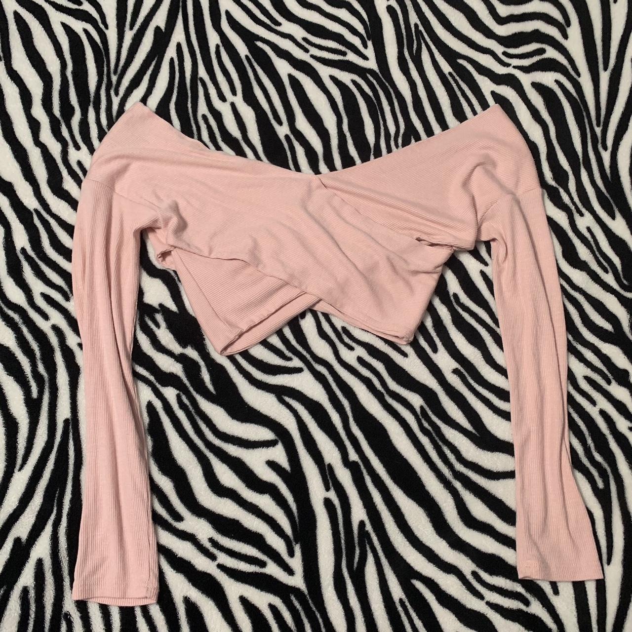 Fashion Nova Y2K Inspired Long Sleeve Crop Top Size... Depop