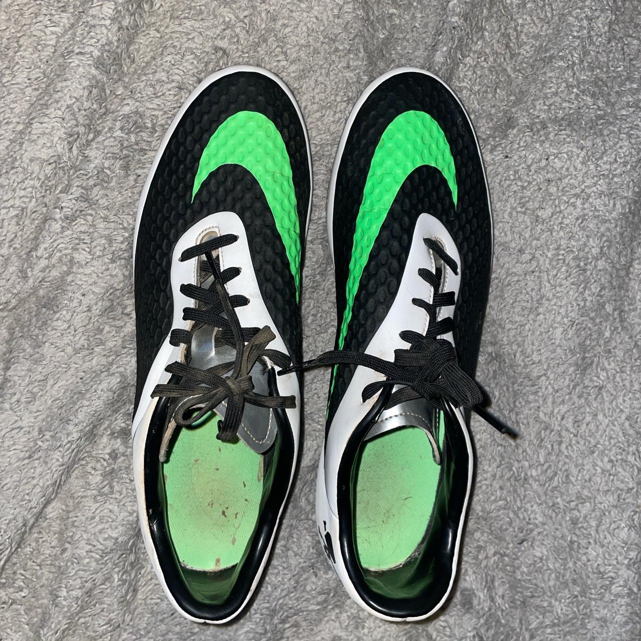 nike hypervenom phantom black and pink