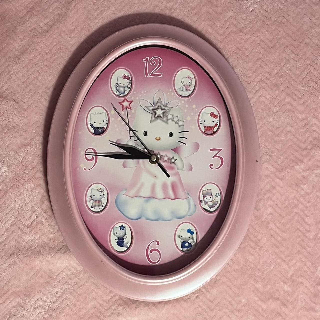 hello kitty clock (DOES NOT INCLUDE BATTERIES) you - Depop
