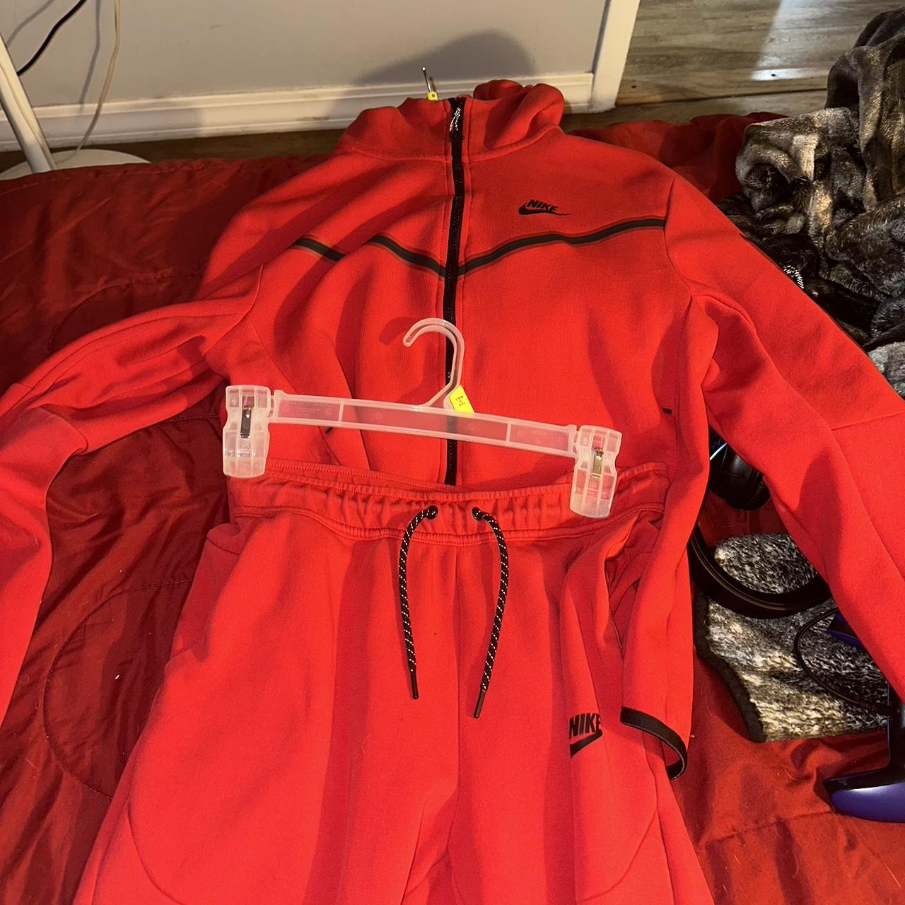 Red nike tech on sale sweatsuit