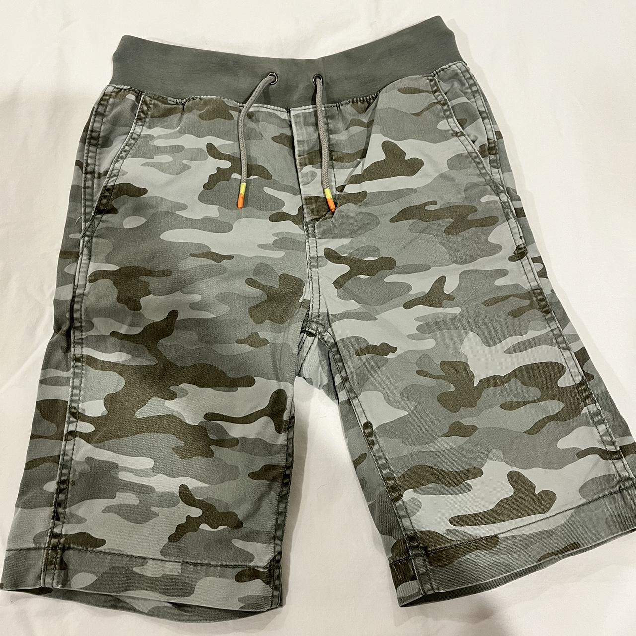 gap camo shorts