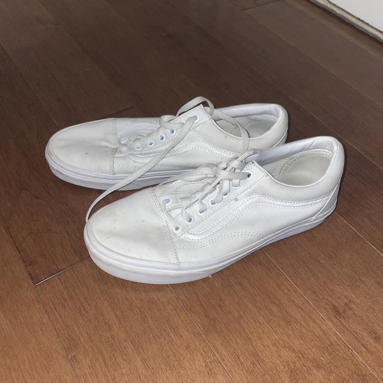 Vans white shoes size men’s 9 Kind of dirty but in... - Depop