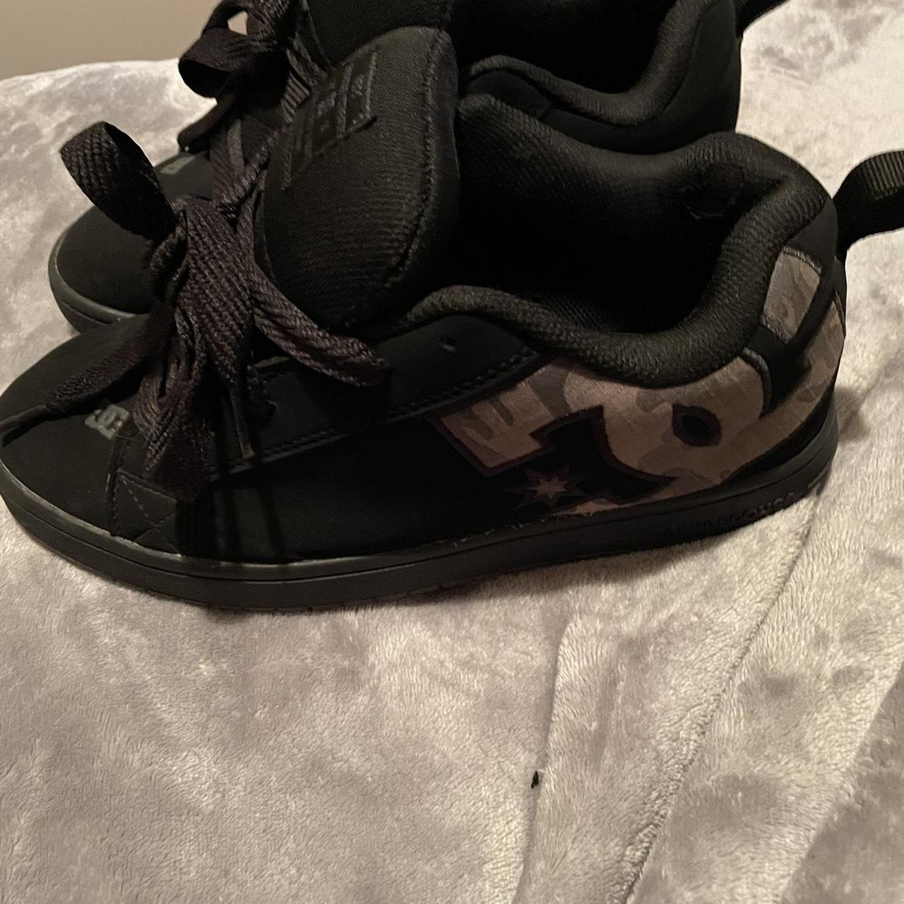 dc shoes size 10.5 comes with white laces as well as... Depop