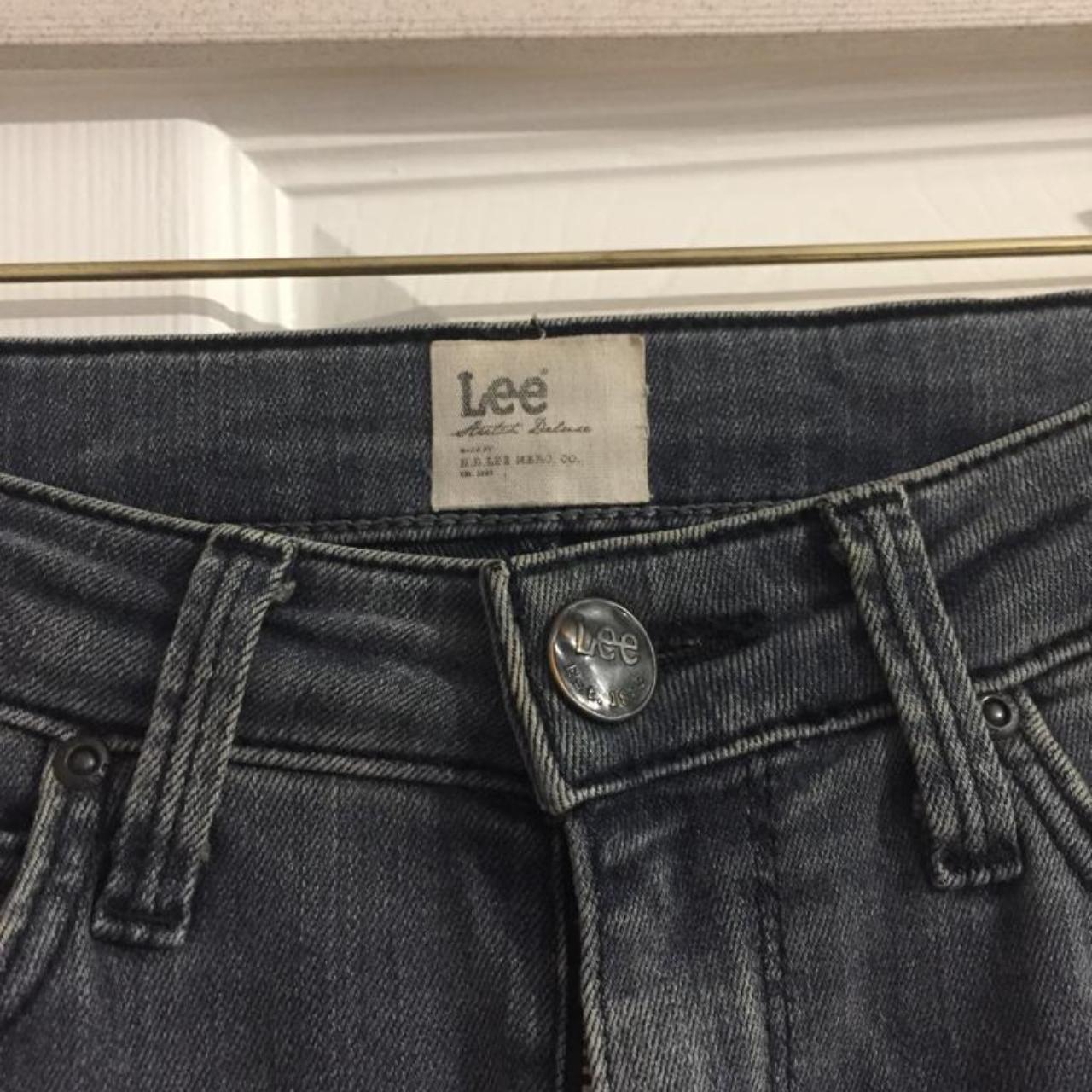 Used grey mid-rise, skinny Lee jeans. W26, L31 but... - Depop