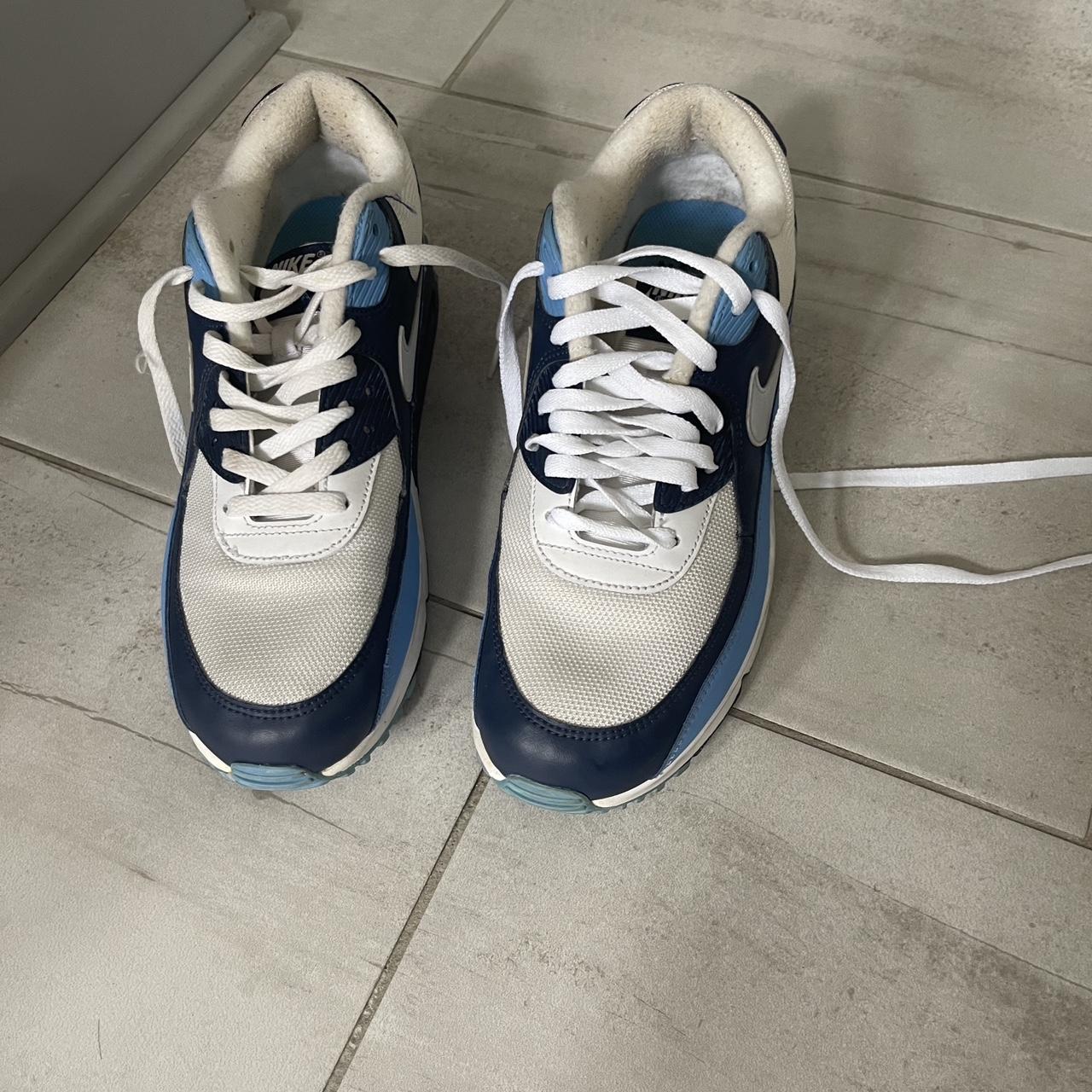 Nike Men's Blue and White Trainers | Depop