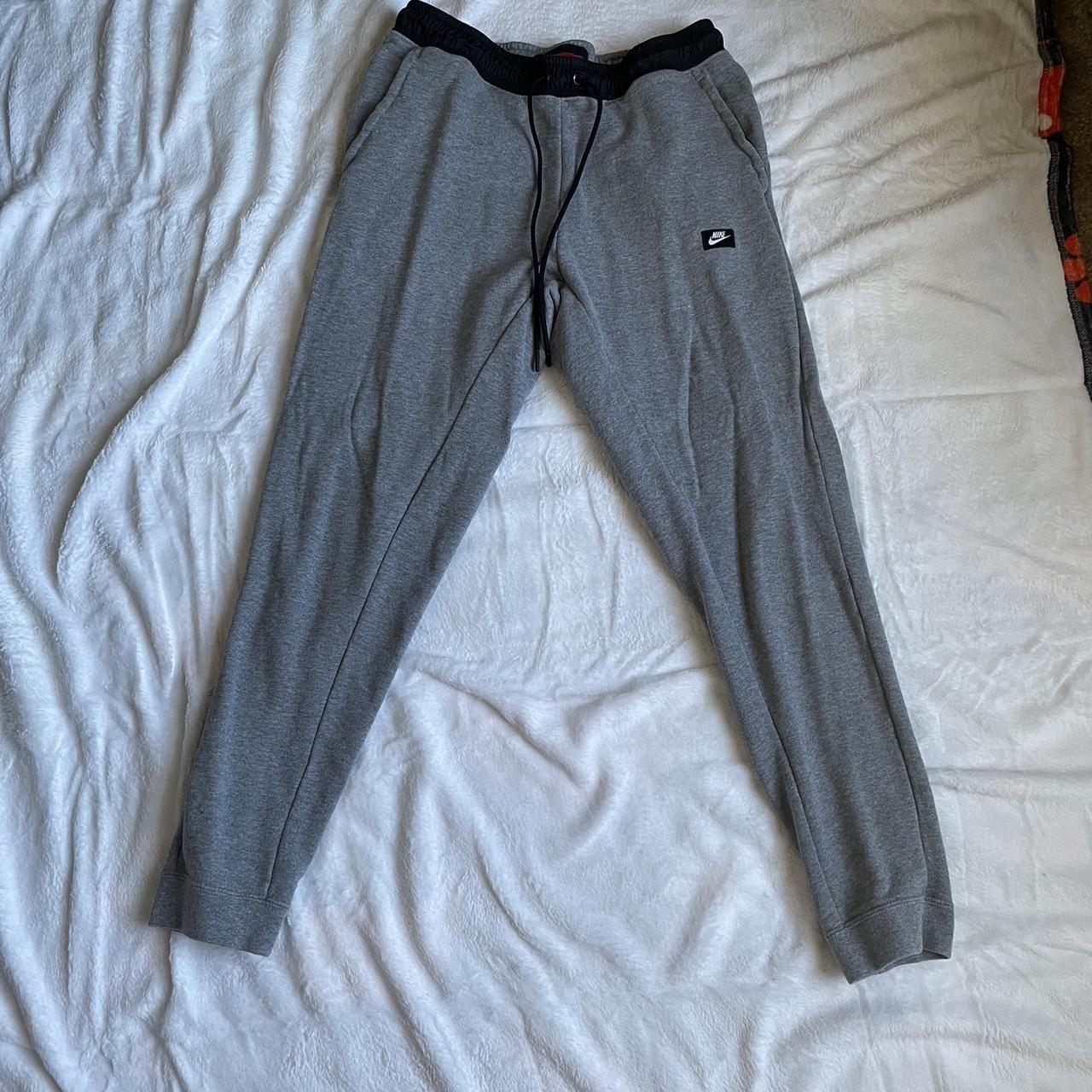 Grey women's Nike sweatpants Size Small Very small - Depop