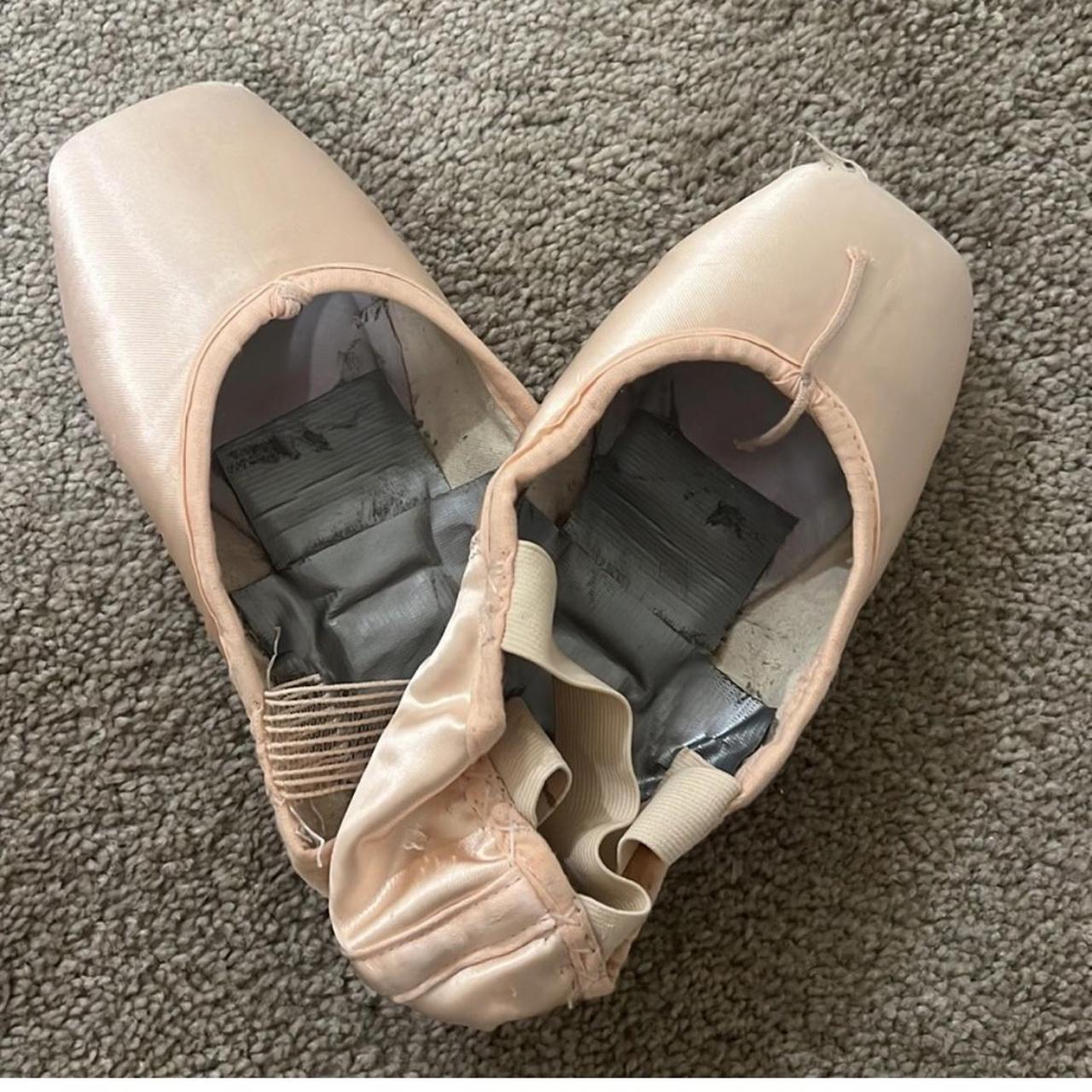 Pointe shoes for crafts only. Suffolk size 7 street... - Depop