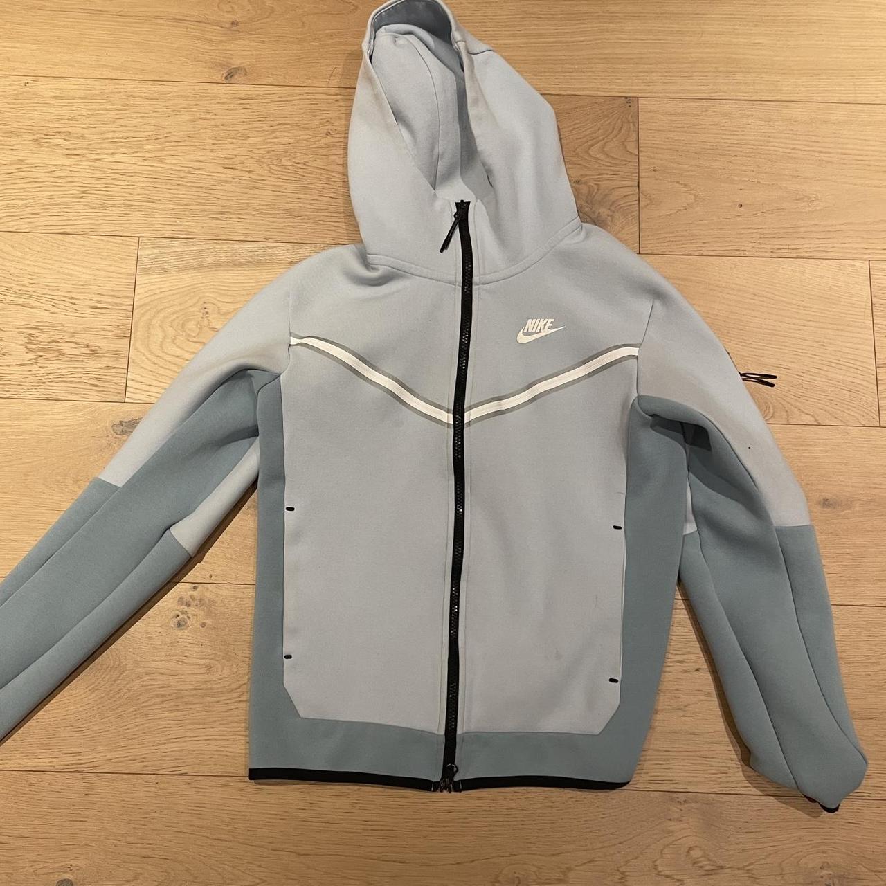 mens blue nike tech