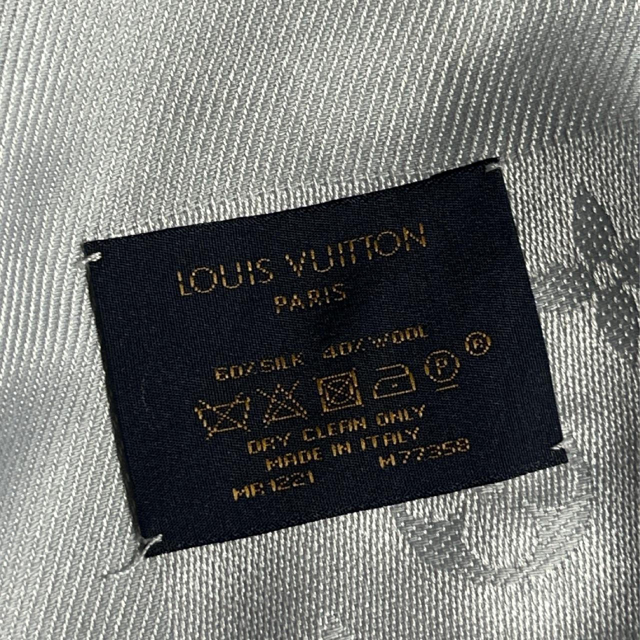 Grey Louis Vuitton set Hat and scarf No marks or - Depop