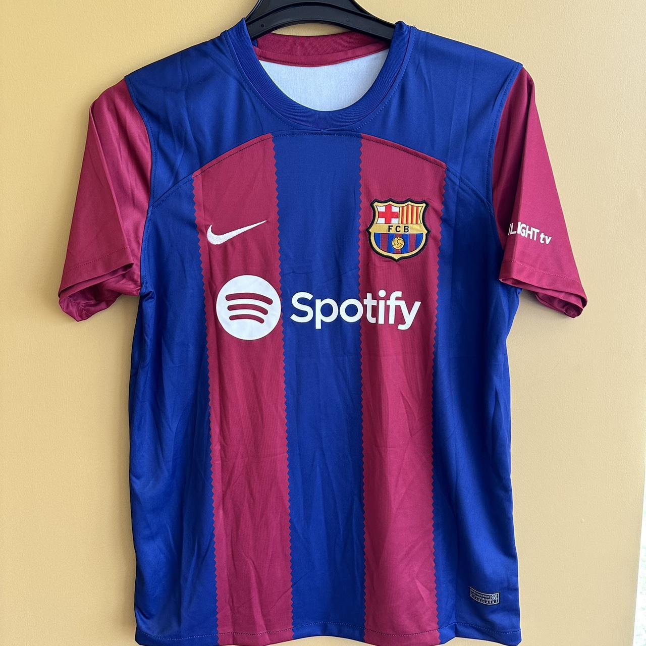 Messi FC Barcelona Jersey Youth XL Pre-owned. No - Depop