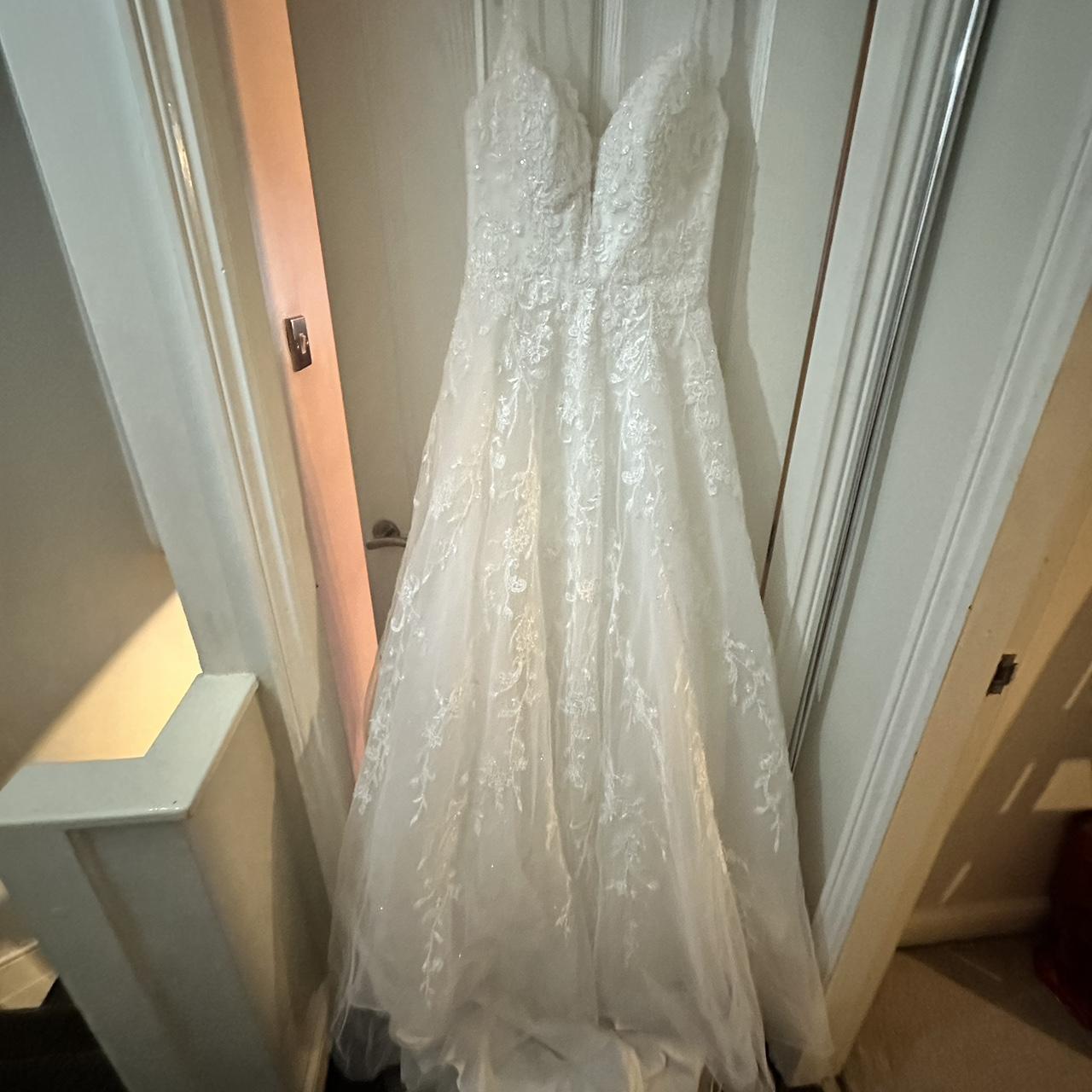 Selling unworn clearance wedding dress