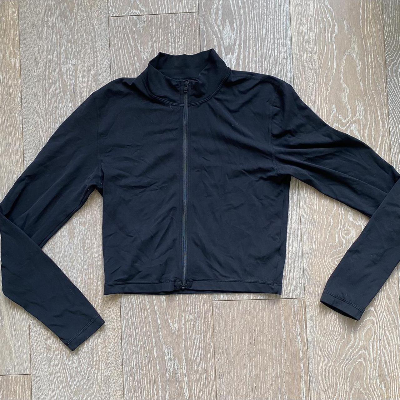 Aritzia TNA butter zip up, super comfy, worn only 12x Depop