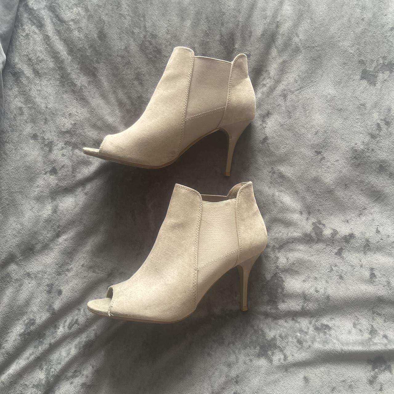 Dorothy Perkins Nude Heels Size 5 (obvious signs... - Depop