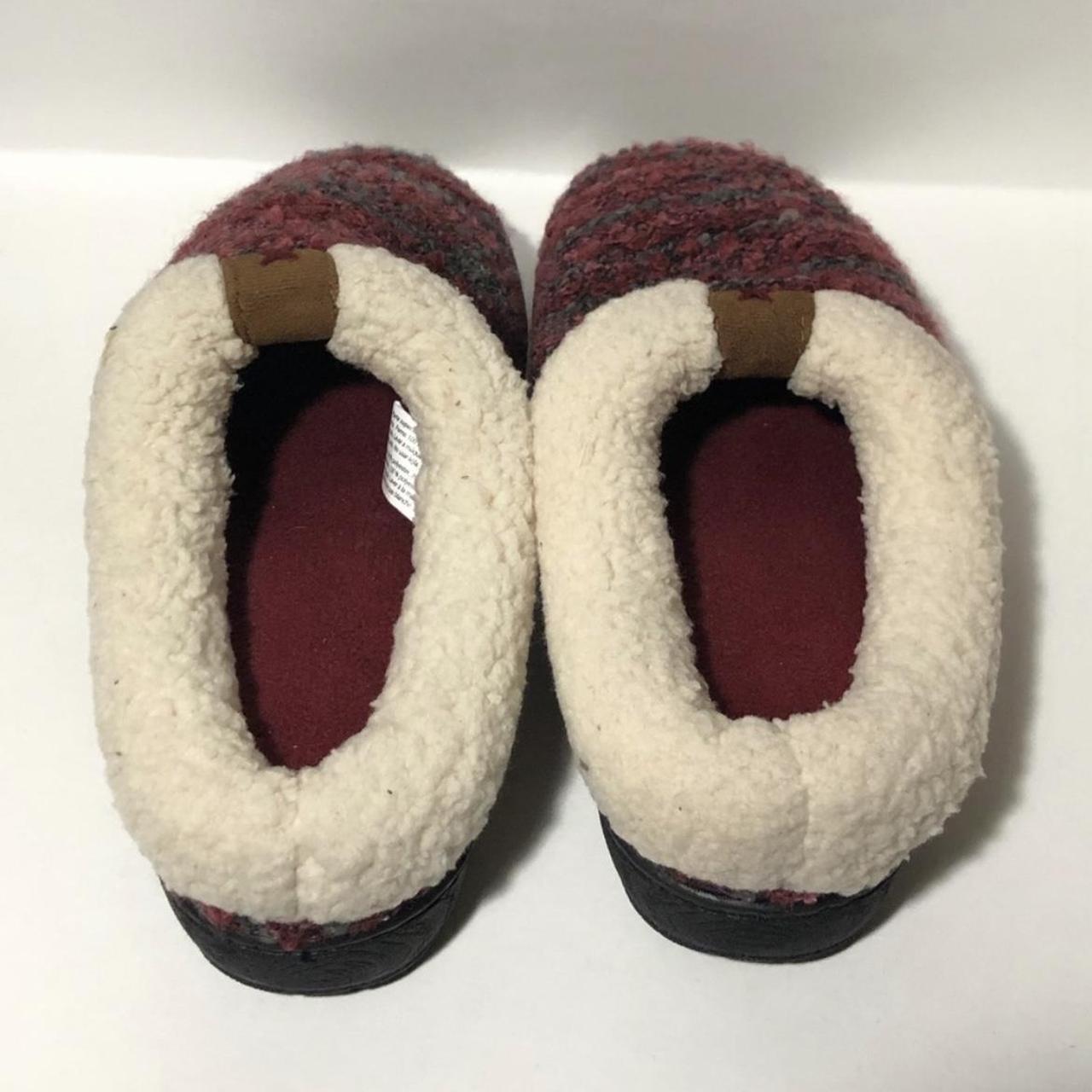 Dearfoams Women's Red and Cream Slippers (3)