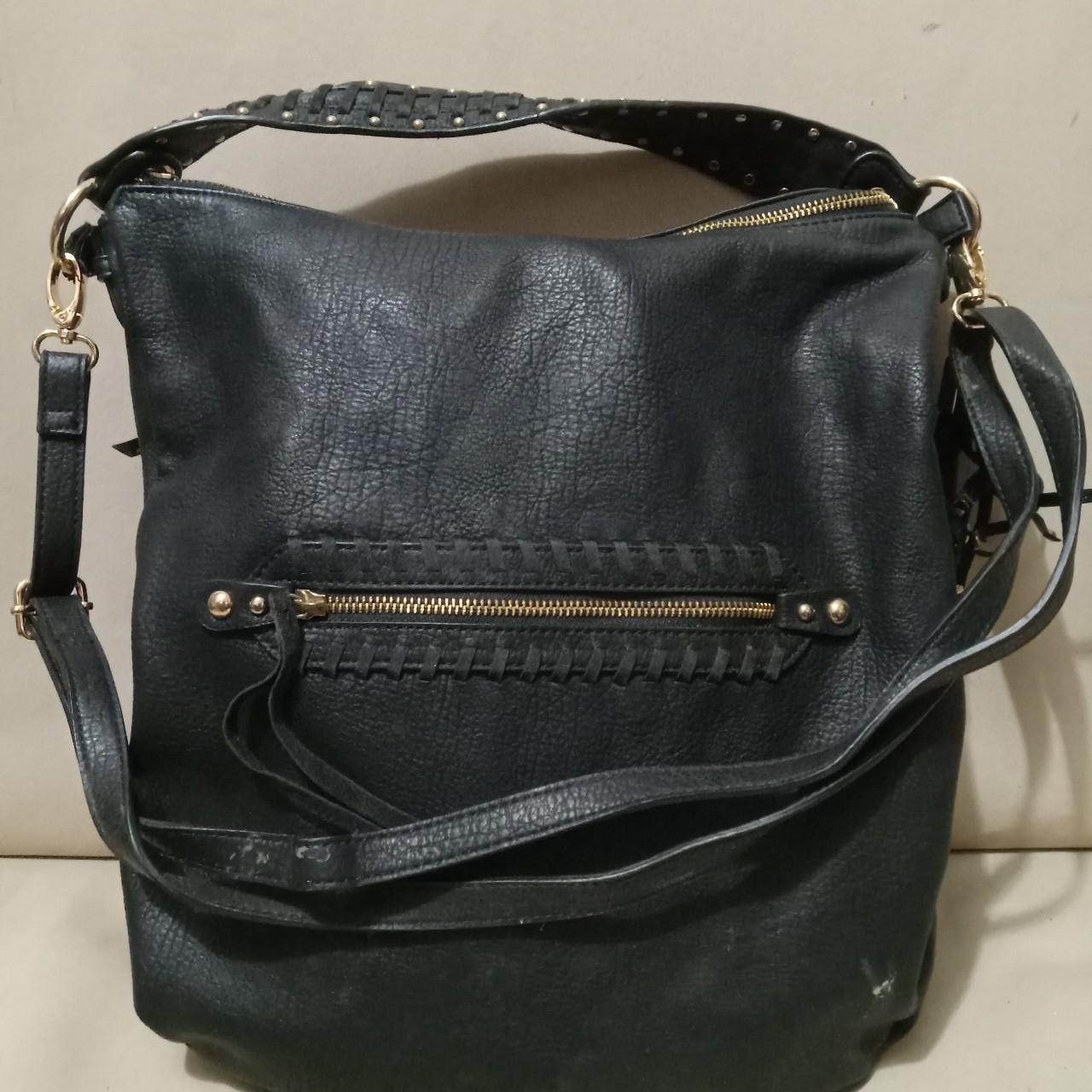 Jessica Simpson shoulder handbag | Shoulder handbags, Jessica simpson bags,  Tan shoulder bag