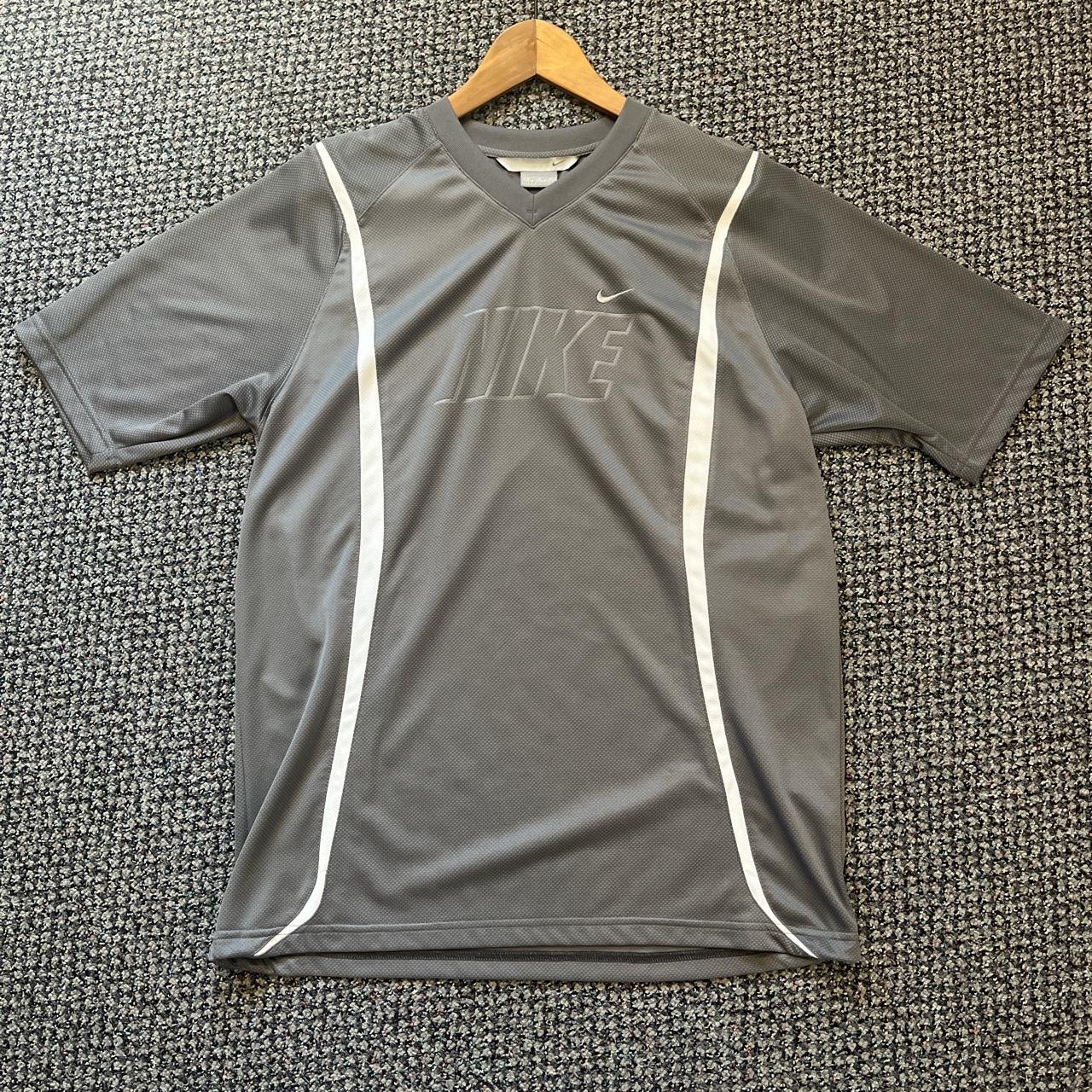 Nike Men's Grey T-shirt | Depop