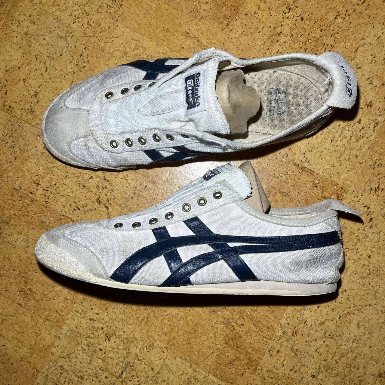 VINTAGE ASICS ONITSUKA TIGERS SIZE 8.5 *shoe laces... - Depop