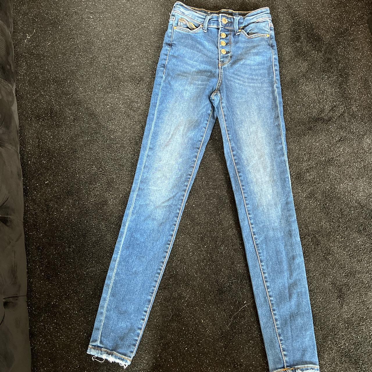 Guess skinny jeans Worn a few times in good... - Depop