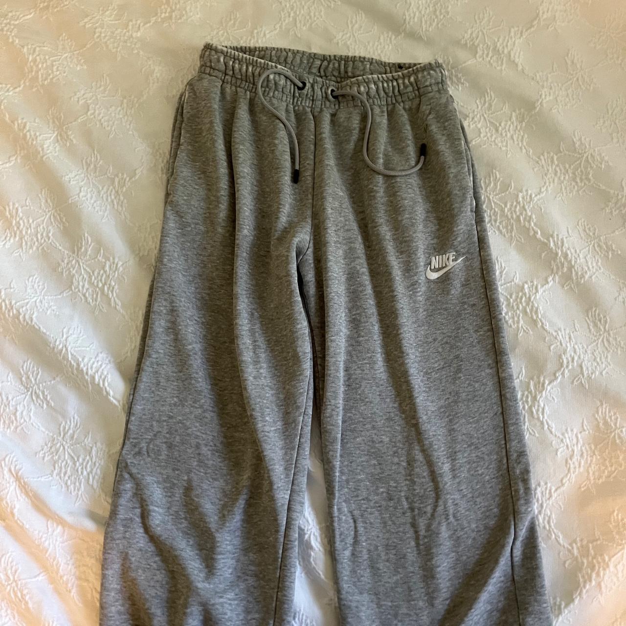 womens nike sweatpants gray