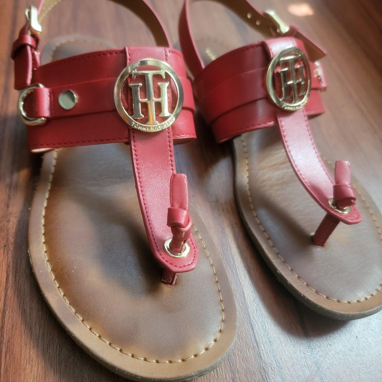 Tommy hilfiger hot sale thong sandals