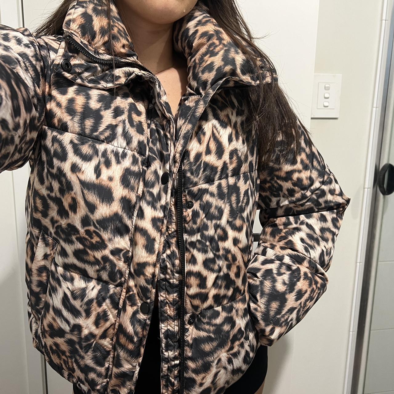 DECJUBA LEOPARD PRINT PUFFER JACKET Size XS but it s