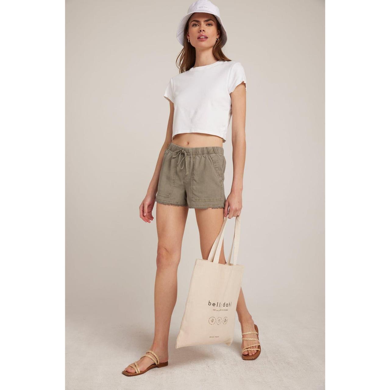 Bella Dahl Frayed Hem Pull On Tencel Shorts in Soft Depop