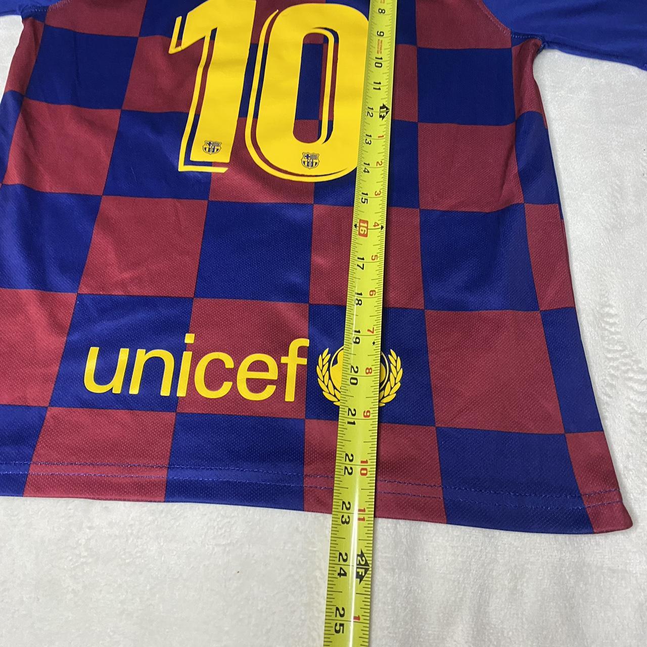 Messi FC Barcelona Jersey Youth XL Pre-owned. No - Depop