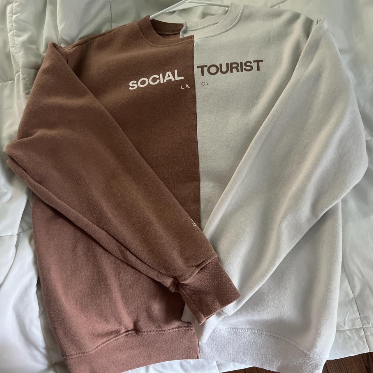 Social Tourist brown and white