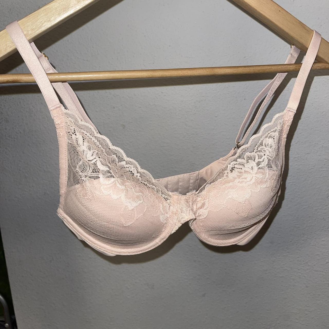 Natori Women's Cream Bra Depop