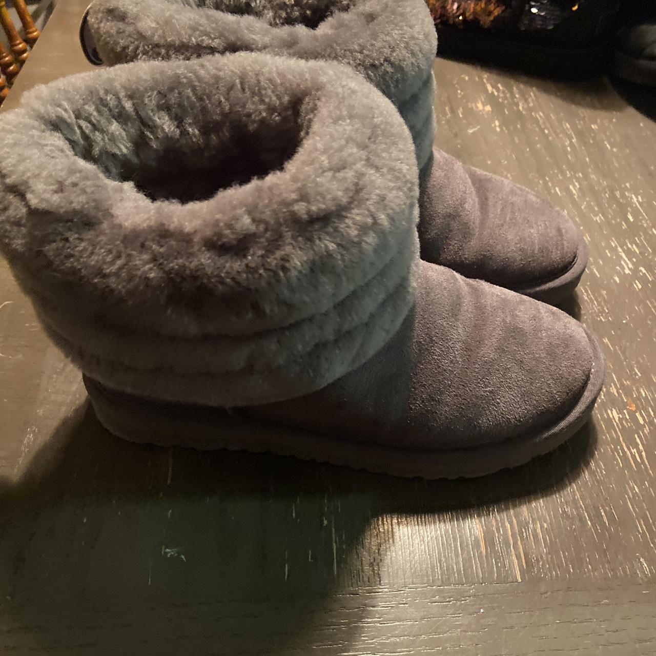 Mini fluff outlet quilted uggs