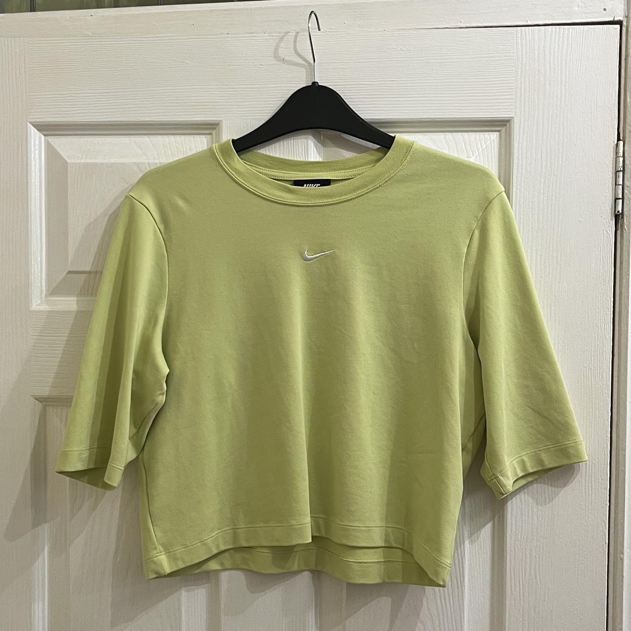 nike crop top beige