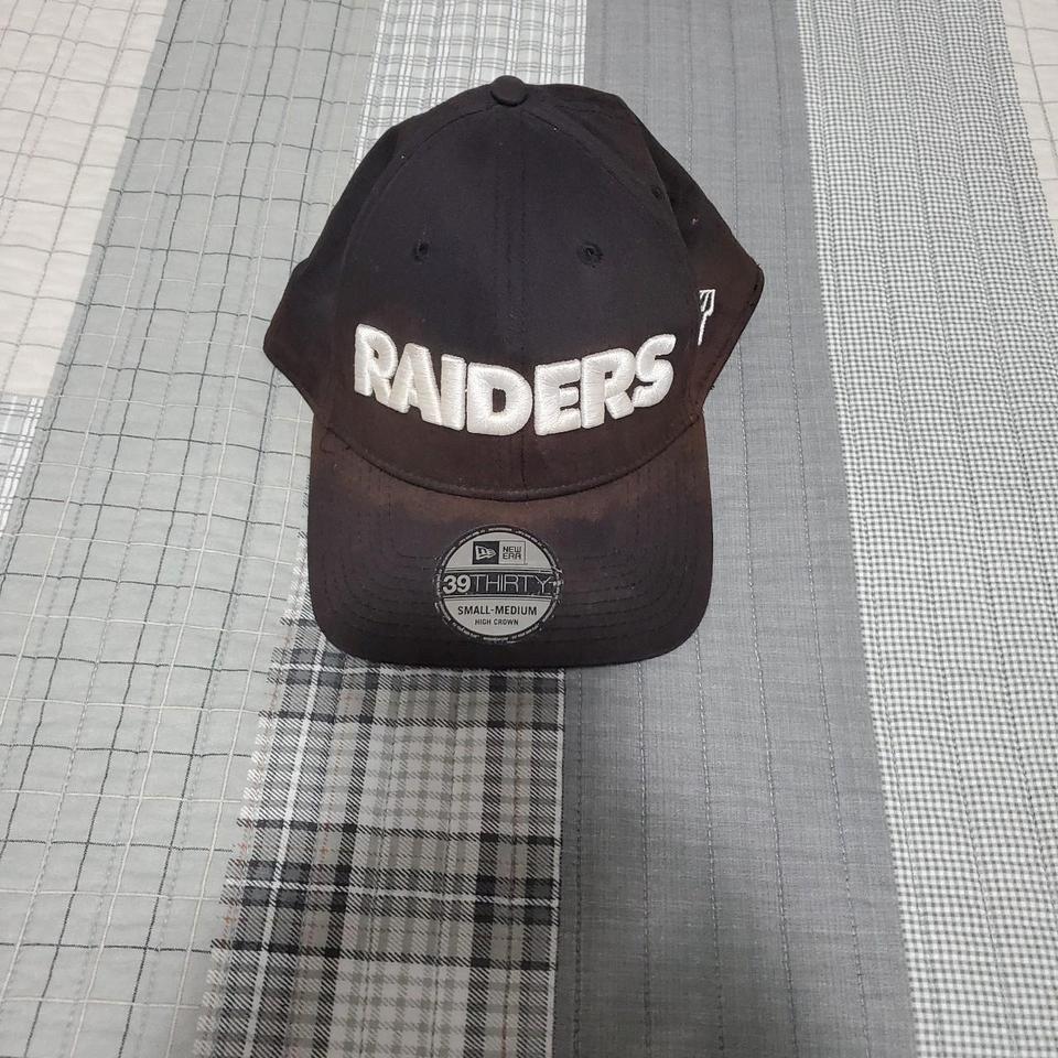 New Era Oakland Raiders cap. Small/Medium 39Thirty - Depop