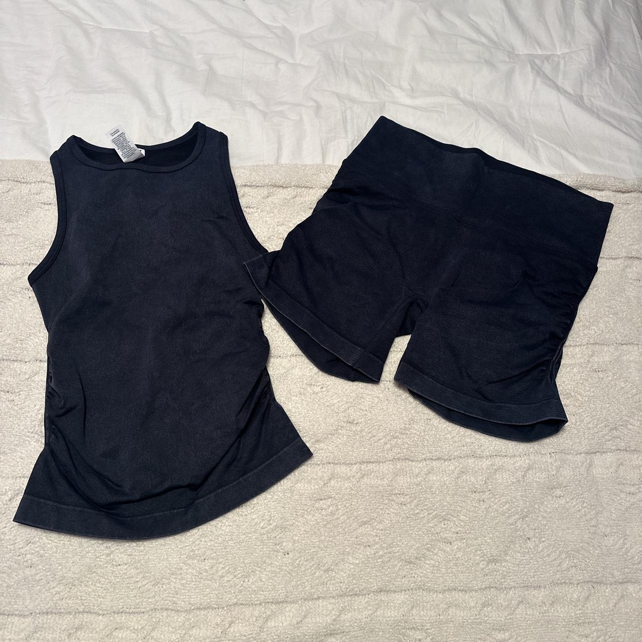 Super cute joy lab matching workout set! Has a criss - Depop