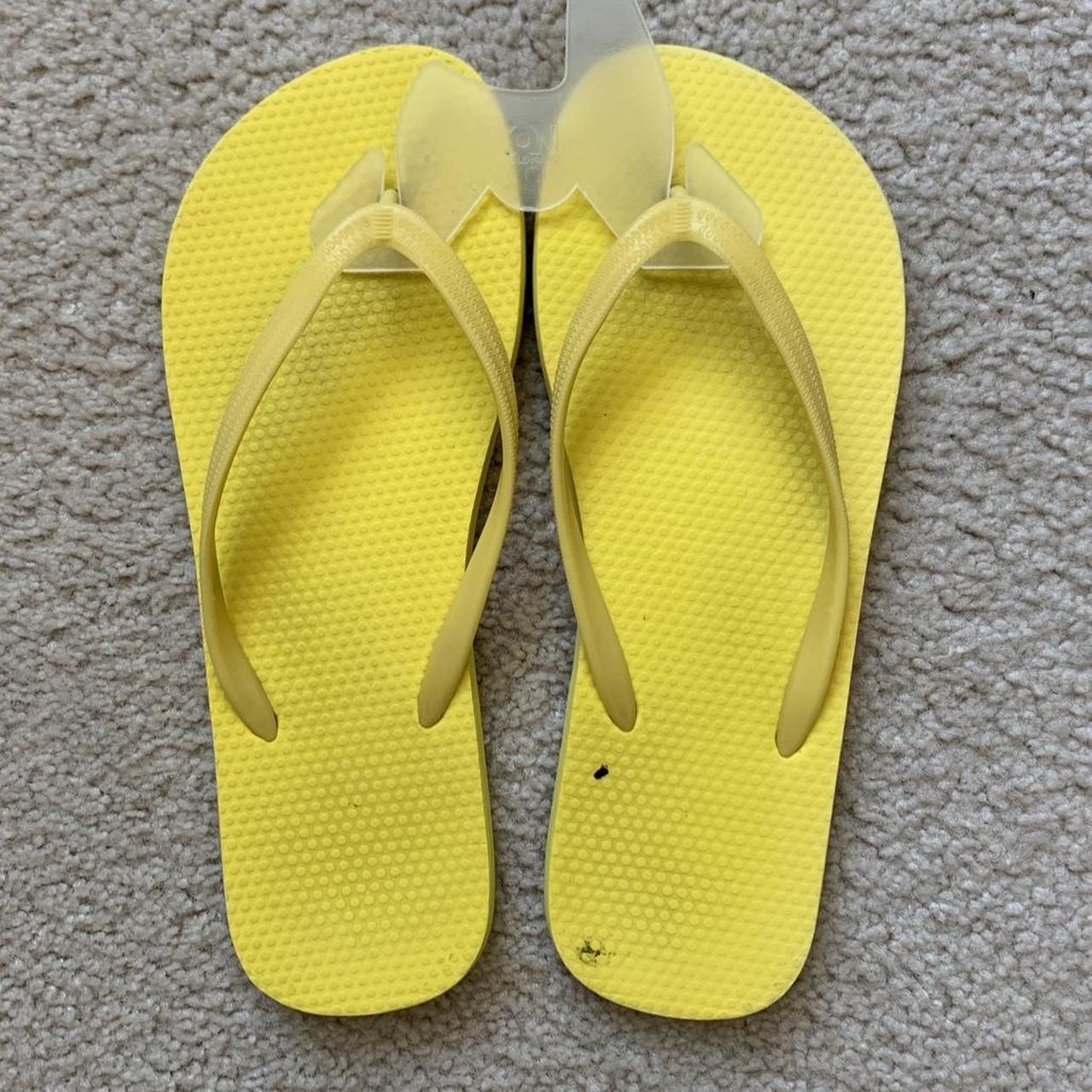 Yellow flip flops old clearance navy