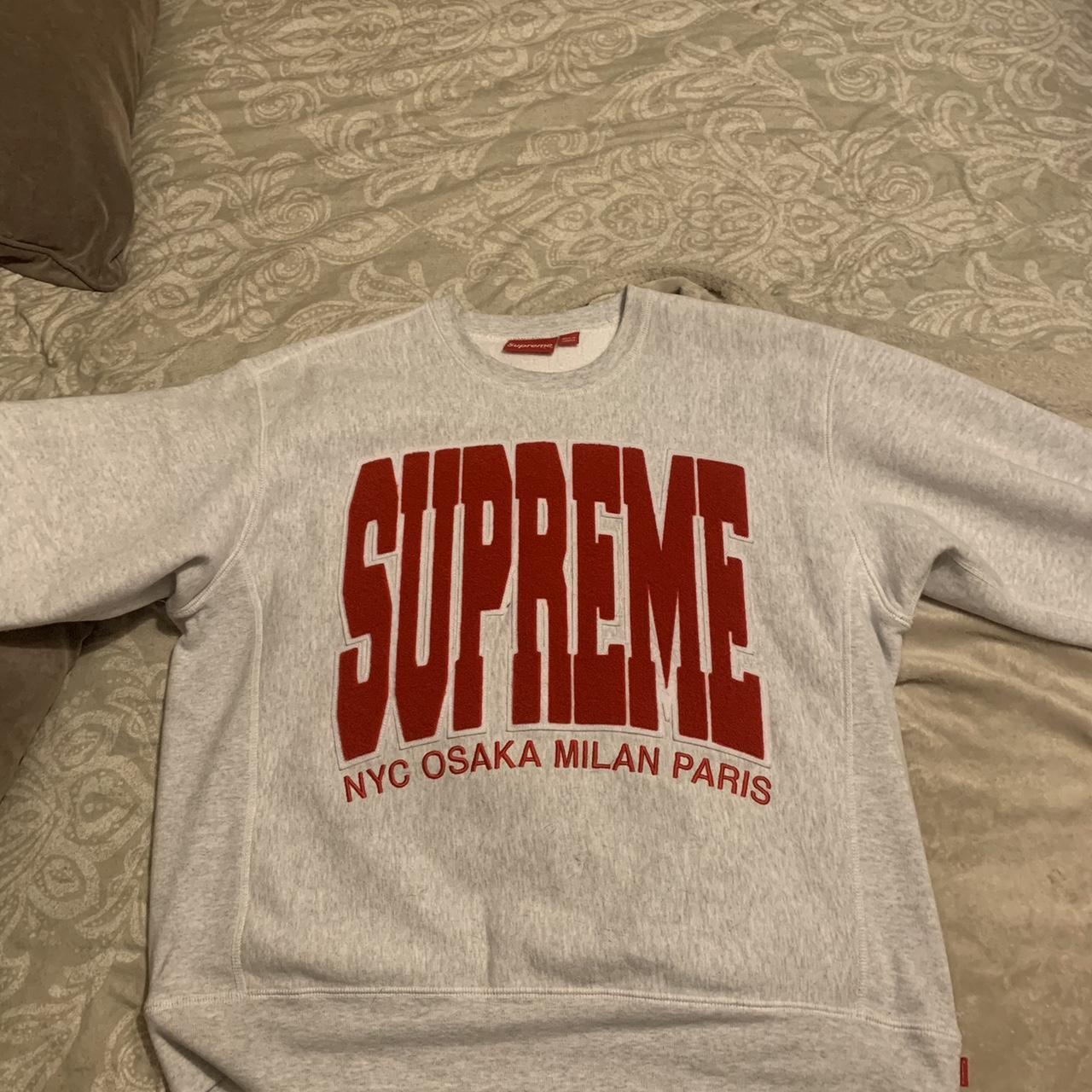 Rare supreme jumper try and find another for sale Depop