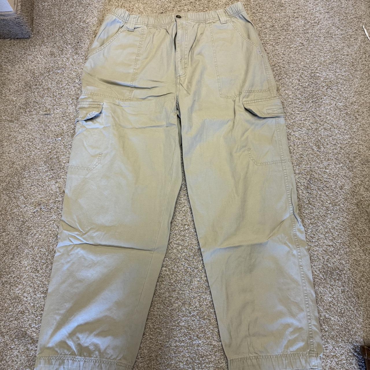 cargo pants 34x30 comes with belt loops and... - Depop